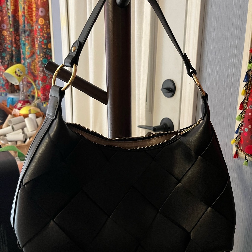 Bostanten Chic Black Woven Shoulder Bag